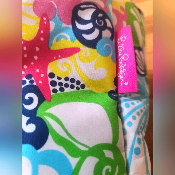 NWOT LILLY PULITZER LARGE COOLER With beverage opener. - Picture 6 of 15